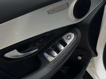 Mercedes GLC C253 SUV Facelifting 2.0 200d 163KM 2022 Mercedes-Benz GLC 200 4-Matic AMG Line / 1 właścic, zdjęcie 21