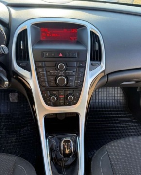 Opel Astra J Hatchback 5d 1.4 Turbo ECOTEC 140KM 2011 Opel Astra Opel Astra 1.4 Turbo ecoFLEX StartStop 1.4 Benzyna 140KM, zdjęcie 15