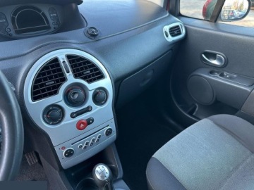 Renault Modus Hatchback 1.6 i 16V 88KM 2006 Renault Modus 1.6 16V Cite 88KM 2006r, zdjęcie 12