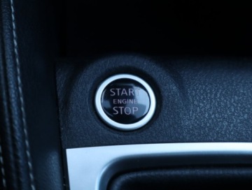 Nissan Micra V 1.0 DIG-T 117KM 2019 Nissan Micra 1.0 DIG-T, Salon Polska, Skóra, zdjęcie 12