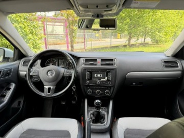 Volkswagen Jetta VI Sedan 1.6 TDI CR DPF 105KM 2013 Volkswagen Jetta Climatronic PDC Navi Gwarancja, zdjęcie 13