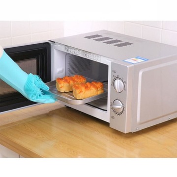 Силиконовые чистящие перчатки Air Magic розового цвета.