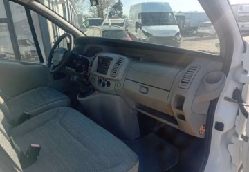 Renault Trafic II Kabina 2.0 dCi 90KM 2009 Renault Trafic Renault Trafic 2.0 Diesel 90KM, zdjęcie 15