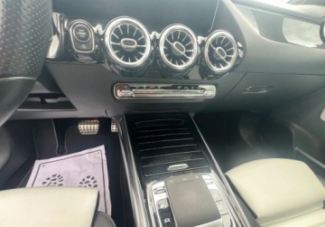 Mercedes Klasa B W247 Sports Tourer 2.0 B200d 150KM 2019 Mercedes-Benz Klasa B Kamery 360 nawigacja Klimatyzacja automatyczna 2.0, zdjęcie 18