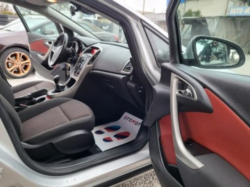 Opel Astra J Hatchback 5d 1.6 Twinport ECOTEC 115KM 2011 Opel Astra 1.6 115 KM 100% Przebieg 105 Tyś km, zdjęcie 16