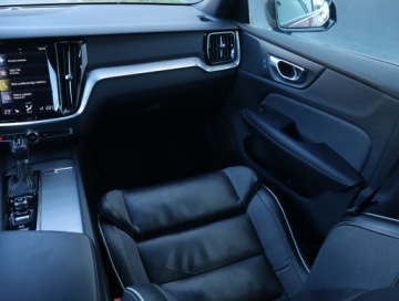 Volvo S60 II Sedan Facelifting 2.0 T4 DRIVE-E 190KM 2019 Volvo S60 T4, Salon Polska, Automat, VAT 23%, zdjęcie 7