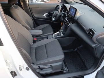Toyota Yaris IV Hatchback 1.5 Hybrid Dynamic Force 116KM 2022 Toyota Yaris Cross Hybrid 1.5 Comfort 1.5 Hybrid C, zdjęcie 9