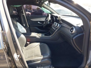 Mercedes GLC C253 2021 Mercedes-Benz GLC 300 4Matic Coupe 2021 2.0l 2.0 Benzyna 255KM, zdjęcie 9