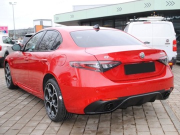 Alfa Romeo Giulia II Sedan Facelifting 2023 2.0 GME Turbo 280KM 2025 Od ręki - 2.0 (280KM) | Klimatyzacja automatyczna + Kamera cofania, zdjęcie 3