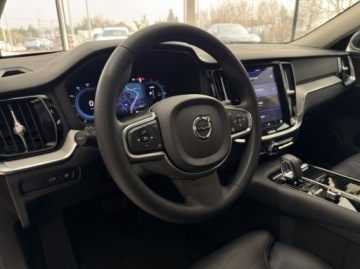 Volvo V60 II  Kombi Plug-in 2.0 T6 Plug-In Hybrid 350KM 2023 Volvo V60 T6 Plug In Core Kamera cofania LED CarPlayAndroid Auto ACC, zdjęcie 6