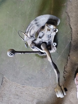 BMW F30 F31 zwrotnica wahacze prawa przód przednia 3.0D automat 6792288