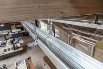 Wieszak ES płaski do profili CD 60 x 150 mm 100 szt. Grube 0,8 mm Budmat