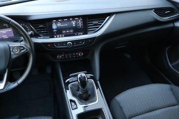 Opel Insignia II Sports Tourer 2.0 CDTI 170KM 2018 Opel Insignia 2.0 CDTI, 167 KM, Navi, Klima, zdjęcie 7