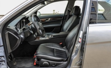 Mercedes Klasa C W204 Limuzyna 3.5 350 4MATIC 306KM 2012 Mercedes-Benz Klasa C 3,5 (306KM) 2012 r. Lift Automat 4Matic 3.5 Benzyna, zdjęcie 6