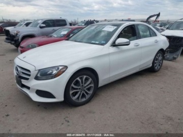 Mercedes Klasa C W205 2018 Mercedes-Benz Klasa C C 300 4matic 2.0 Benzyna 241KM, zdjęcie 2
