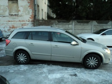 Opel Astra H Kombi 1.8 ECOTEC 125KM 2005 Opel Astra sprzedam ładnego OPLA ASTRE STATION VAGON, zdjęcie 2