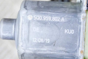 PORSCHE MACAN 95B ZADNÍ PRAVÝ ZVEDÁK OKNO DVEŘE 5Q0959802A 95B839462B 2