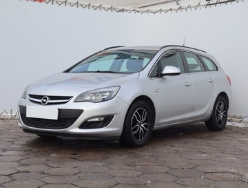 Opel Astra J Sports Tourer Facelifting 1.4 Turbo ECOTEC 140KM 2015 Opel Astra 1.4 T, GAZ, Automat, Klima, Tempomat, zdjęcie 1