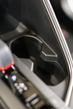 Toyota C-HR II SUV 2.0 Hybrid Dynamic Force 197KM 2024 Toyota C-HR 2.0 Hybrid Dynamic Force GR Sport 2.0 Hybryda 197KM, zdjęcie 16