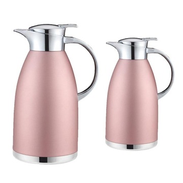 2 изолированных графина для горячего чая