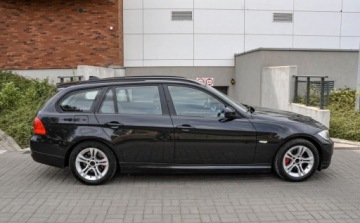 BMW Seria 3 E90-91-92-93 Touring E91 2.0 320d 184KM 2011 BMW Seria 3 2011 r. Lift 320d (185KM) Automat Skory 2.0 Diesel 184KM, zdjęcie 4
