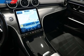 Mercedes Klasa C W206 2023 Mercedes-Benz Klasa C FV23Kierownica SupersportowaPodswietlane listwy prog, zdjęcie 7