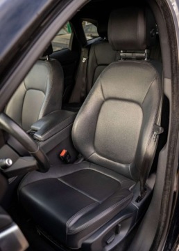 Jaguar F-Pace SUV 2.0 i4 250KM 2018 Jaguar F-Pace Jaguar F-Pace 25t AWD Premium 250KM 2.0 Benzyna 250KM, zdjęcie 11