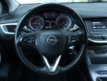 Opel Astra J GTC 1.6 CDTI Ecotec 110KM 2018 Opel Astra 1.6 CDTI, Salon Polska, Serwis ASO, zdjęcie 19