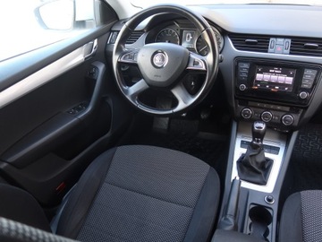 Skoda Octavia III Kombi 2.0 TDI CR DPF 150KM 2015 Skoda Octavia 2.0 TDI, Salon Polska, Serwis ASO, zdjęcie 6