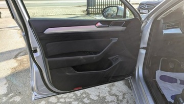 Volkswagen Passat B8 Variant 2.0 TDI BlueMotion SCR 150KM 2018 Volkswagen Passat 1.6D 150PS Zarejestrowany Serwis, zdjęcie 12