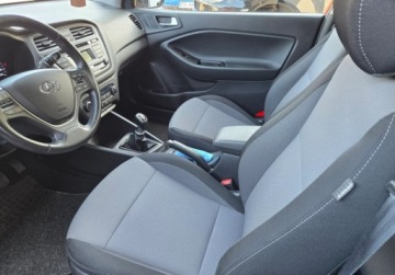 Hyundai i20 II Coupe 1.2 MPI 84KM 2017 Hyundai i20 Auto w bardzo dobrym stanie technicznym I wizualnym. 1.2 84KM, zdjęcie 12