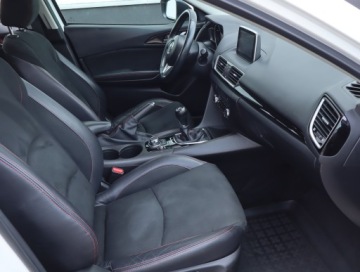 Mazda 3 III Hatchback Facelifting 2.0 SKYACTIV-G 120KM 2016 Mazda 3 2.0 Skyactiv-G, Serwis ASO, Skóra, Xenon, zdjęcie 7