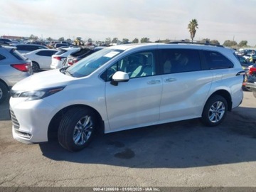 Toyota Sienna III 2024 Toyota Sienna XLE 2024 2.5l 2.5 Hybryda 189KM, zdjęcie 2