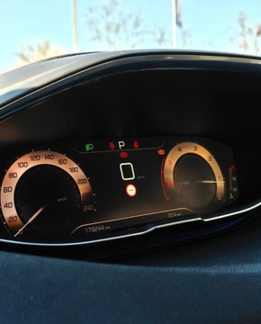 Peugeot 3008 II Crossover 2.0 BlueHDi 180KM 2017 Peugeot 3008 System StartStop Navi Czujniki Glosniki Focal Keyless Go, zdjęcie 10