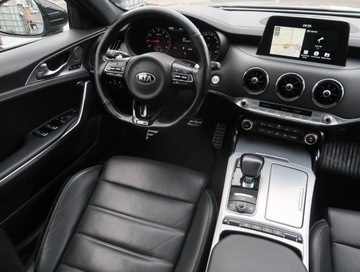 Kia Stinger Liftback 2.0 T-GDi 245KM 2019 Kia Stinger 2.0 T-GDI, Salon Polska, Automat, zdjęcie 6