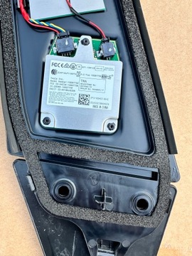 Боковая полоса левой камеры Tesla Model 3 2022 1100437-00-E