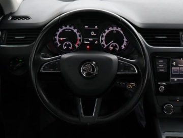 Skoda Octavia III Liftback Facelifting 1.6 TDI 115KM 2018 Skoda Octavia 1.6 TDI, Salon Polska, Klima, zdjęcie 15