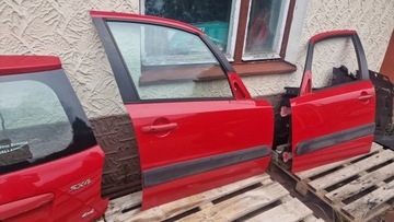 DVEŘE LEVÉ PRAVÉ PŘEDNÍ SUZUKI SX4 ZCF W BARVA