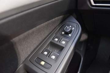 Volkswagen Golf VIII Variant 2.0 TDI 115KM 2022 Volkswagen Golf SalonPL 2.0TDI 115KM Life Pakiety Comfort LED ACC Digital, zdjęcie 23