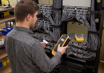 DYMO XTL Ламинированные кабельные стяжки 21х39мм 150 шт.