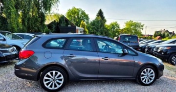 Opel Astra J Sports Tourer Facelifting 1.4 Turbo ECOTEC 120KM 2012 Opel Astra BENZYNA NAWIGACJA niski przebieg super okazja polecamy, zdjęcie 7