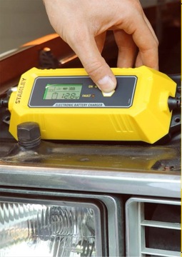 ВЫПРЯМИТЕЛЬ АККУМУЛЯТОРА АВТОМОБИЛЬНОЕ ЗАРЯДНОЕ УСТРОЙСТВО STANLEY 12V