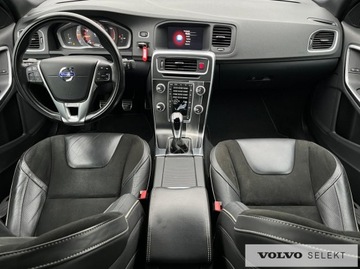 Volvo S60 II Sedan Facelifting 2.0 T3 DRIVE-E 152KM 2018 Volvo S60 FV23% SalonPL T3 RDesign Momentum Biksen, zdjęcie 12