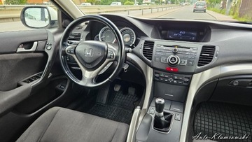 Honda Accord VIII Kombi 2.0 VTEC 156KM 2011 Honda Accord Honda Accord 2.0i Klima Biala perla Zadbany 2.0 156KM, zdjęcie 13