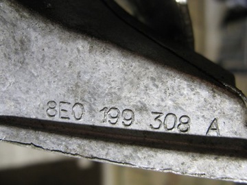 DRŽÁK UCHYCENÍ MOTORU PRAVÁ AUDI A4 B6 B7 EXEO 8E0199308A