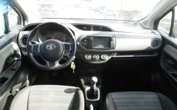 Toyota Yaris III 2016 Toyota Yaris 2016r, 1.3 Benzyna LPG, Uszkodzona. Poobijana. Jezdzi. 1.3, zdjęcie 5