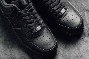 Кроссовки Nike Air Force 1 '07 CW2288-001 черные 44.5