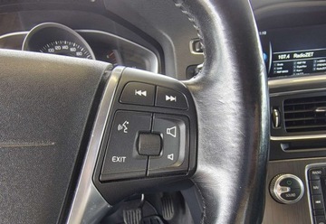Volvo V60 I Kombi Facelifting 2.0 D3 DRIVE-E 150KM 2015 Volvo V60 Volvo V60 I Zadbane Zarejestrowane 2.0 Diesel 150KM, zdjęcie 17