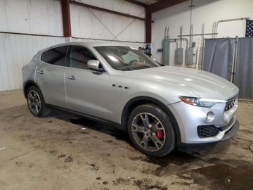 Maserati Levante 2018 Maserati Levante 2018, 3.0L, 4x4, od ubezpieczalni 3.0 Benzyna 345KM, zdjęcie 2