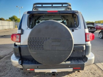 Toyota FJ Cruiser 4.0 239KM 2007 Toyota FJ Cruiser 2007 4.0l 4.0 Benzyna 239KM, zdjęcie 2